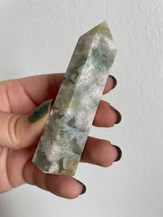 Natural Green Flower Agate Tower
